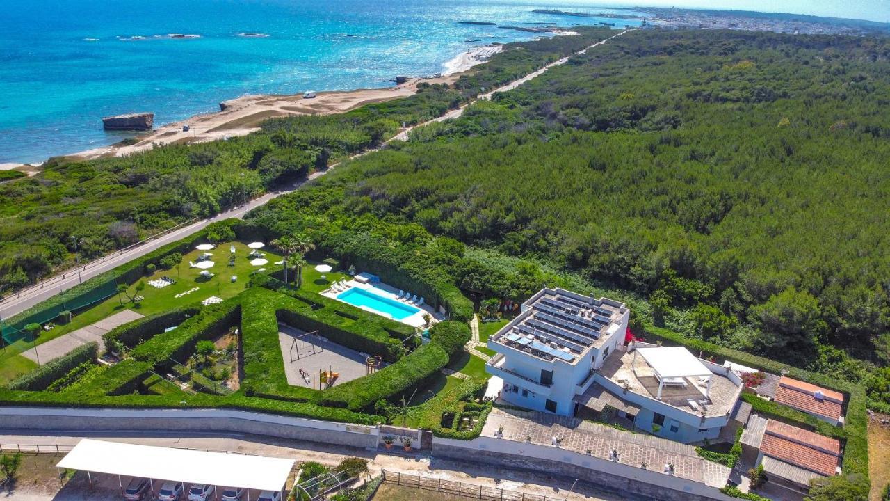 Residence Punta Cassano - In Piscina Sulla Spiaggia Di Sabbia San Foca Exterior photo
